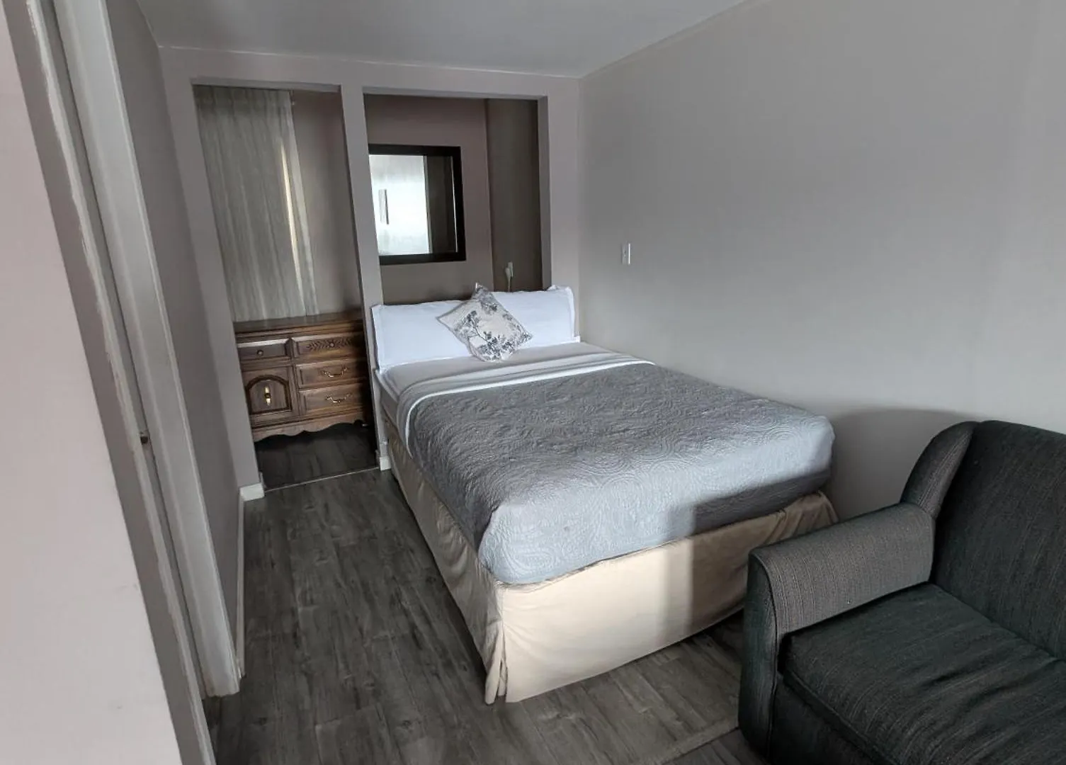 7 Nights Stay Niagara Falls 2*,